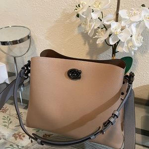 Willow Coach authentic bag! Good condition!